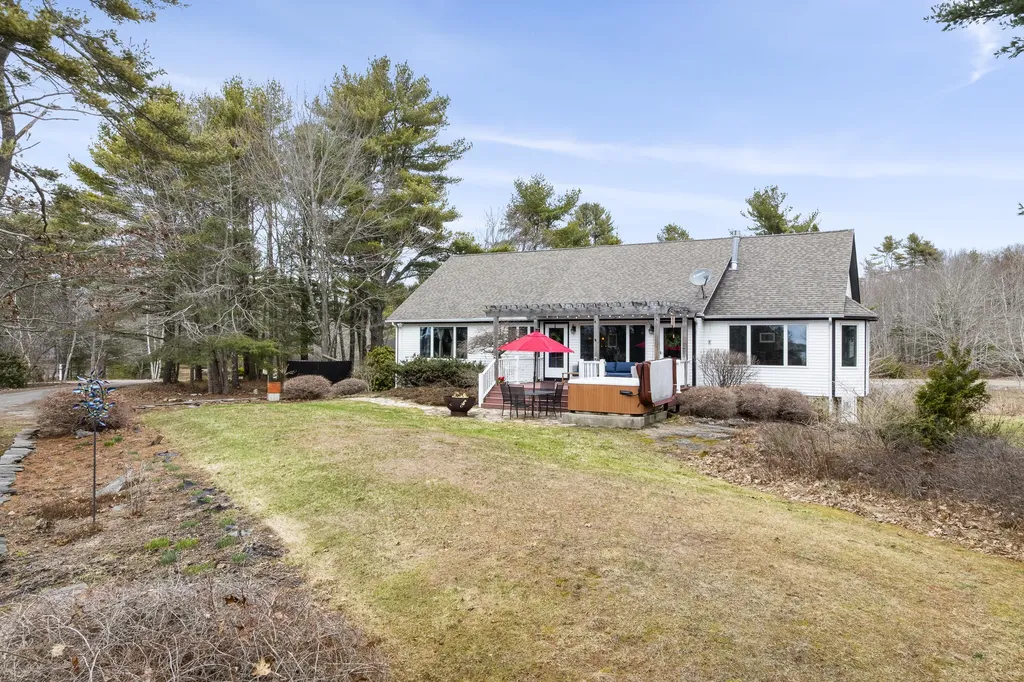 7 Bushy Isle View Phippsburg ME 04562