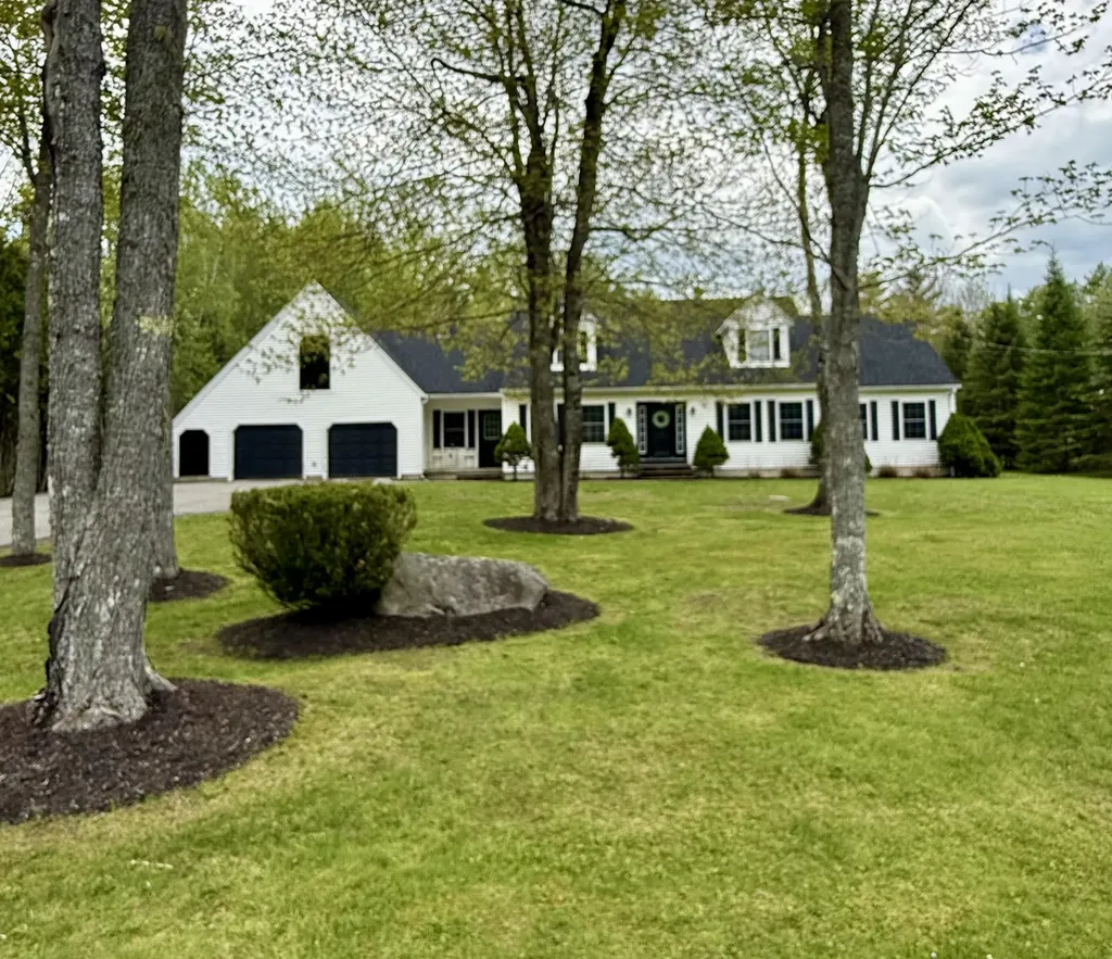 12 Surrey Lane Hampden ME 04444