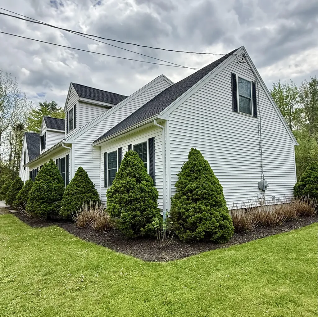 12 Surrey Lane Hampden ME 04444