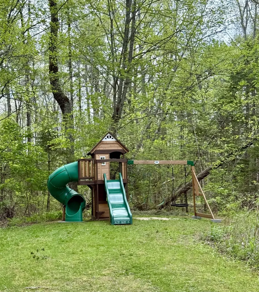 12 Surrey Lane Hampden ME 04444