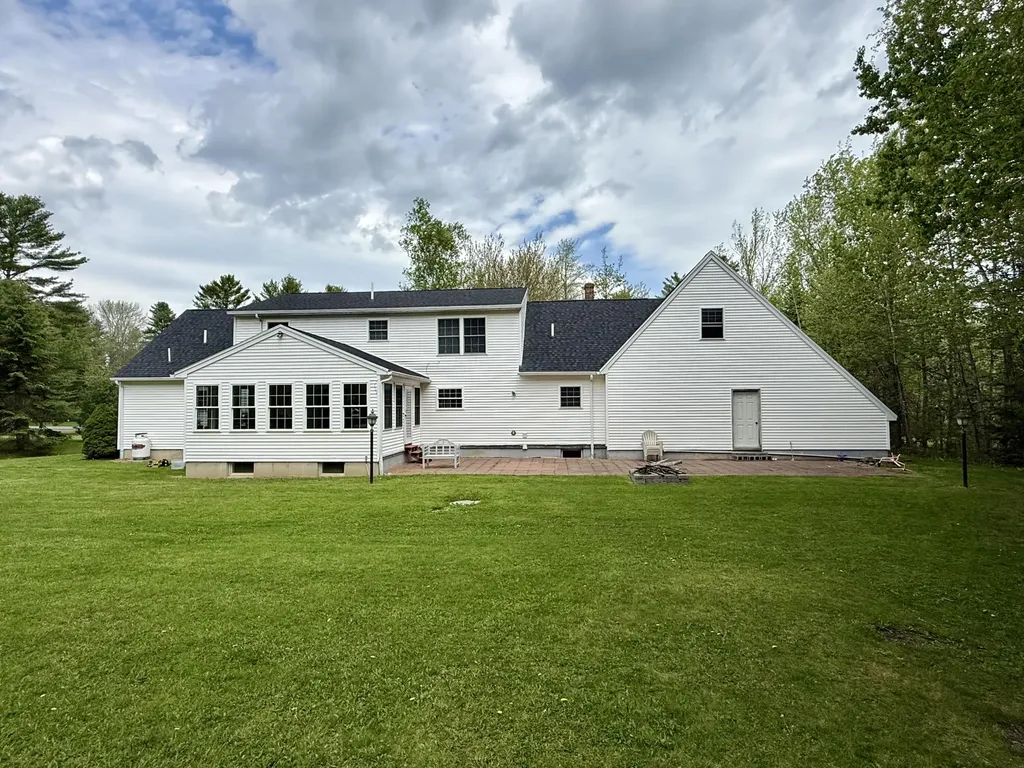 12 Surrey Lane Hampden ME 04444