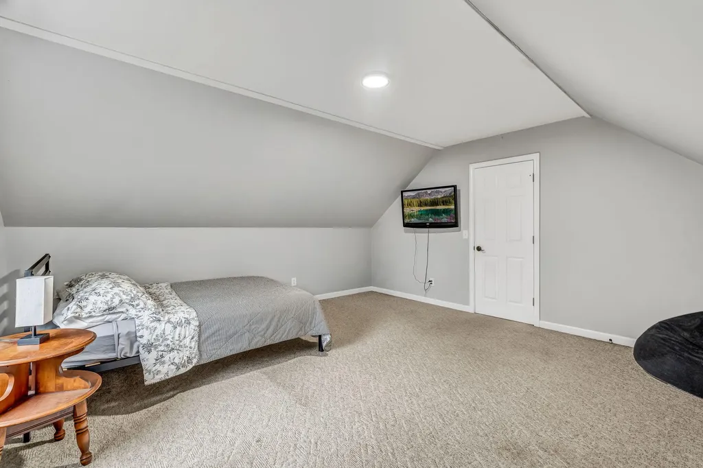 12 Surrey Lane Hampden ME 04444