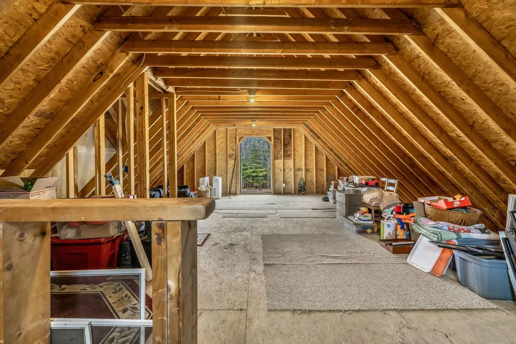 12 Surrey Lane Hampden ME 04444