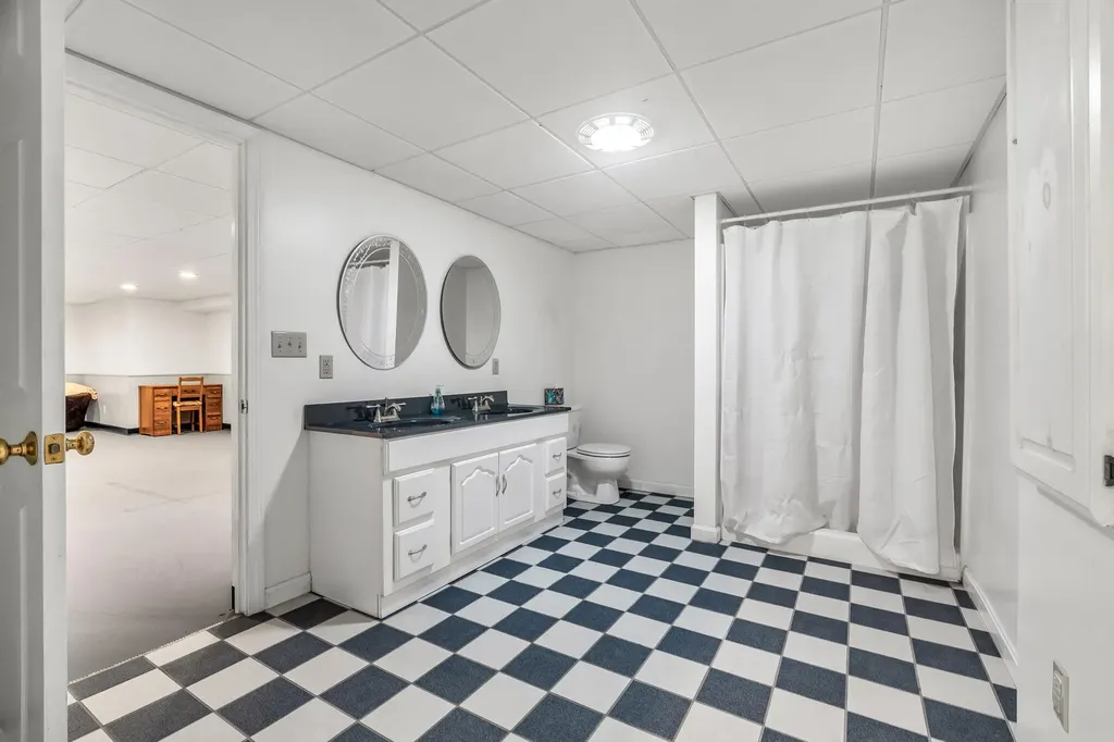 12 Surrey Lane Hampden ME 04444