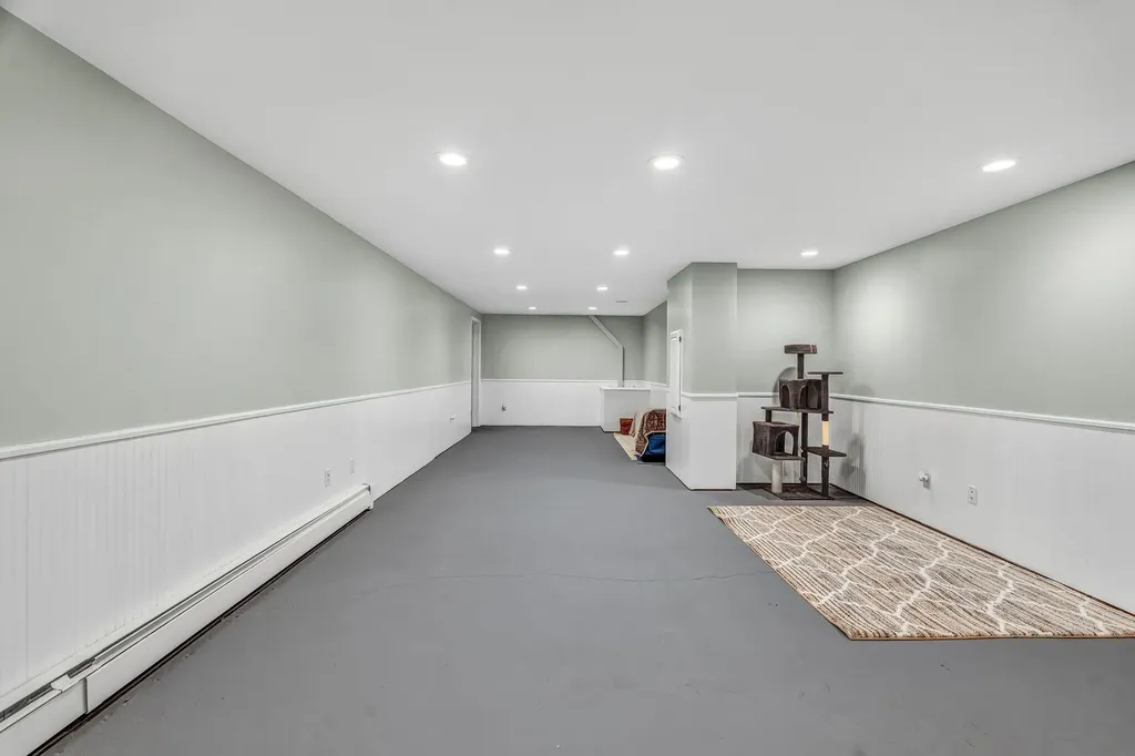 12 Surrey Lane Hampden ME 04444