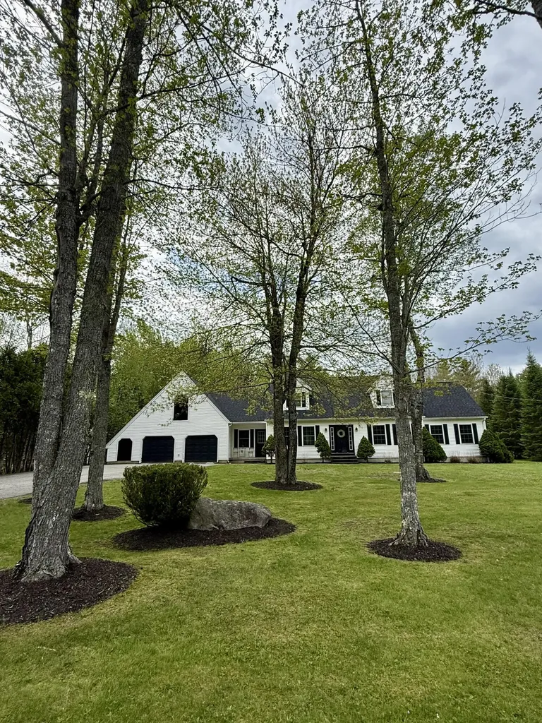 12 Surrey Lane Hampden ME 04444