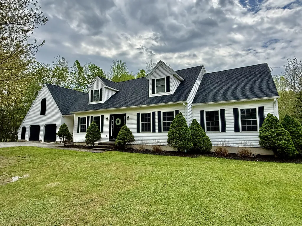 12 Surrey Lane Hampden ME 04444