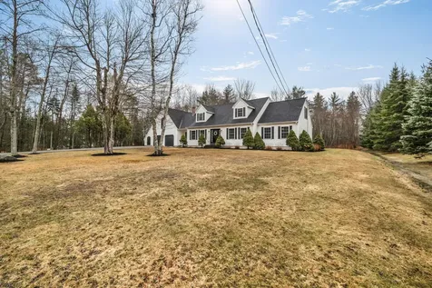 12 Surrey Lane Hampden ME 04444