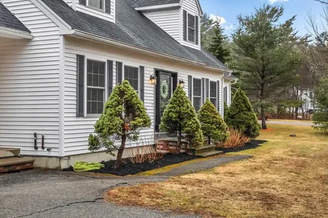 12 Surrey Lane Hampden ME 04444