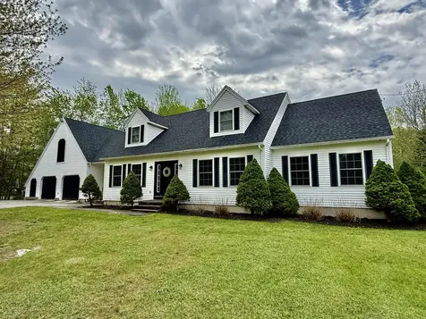12 Surrey Lane Hampden ME 04444