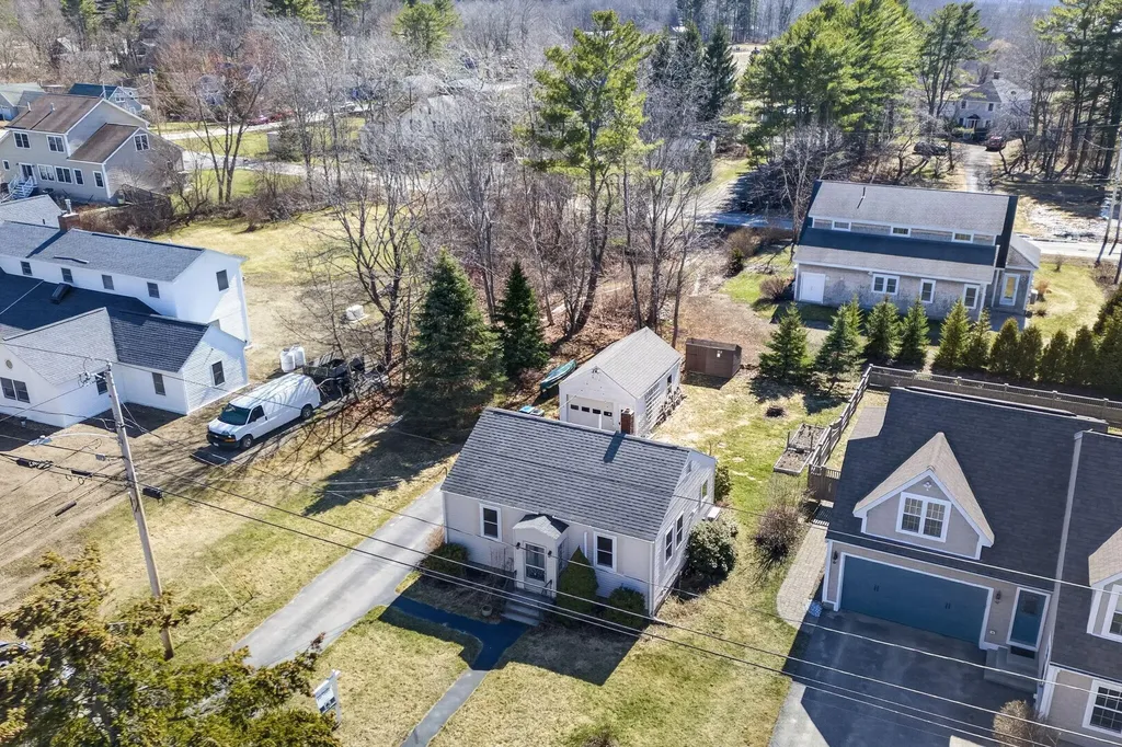 20 Providence Avenue Falmouth ME 04105
