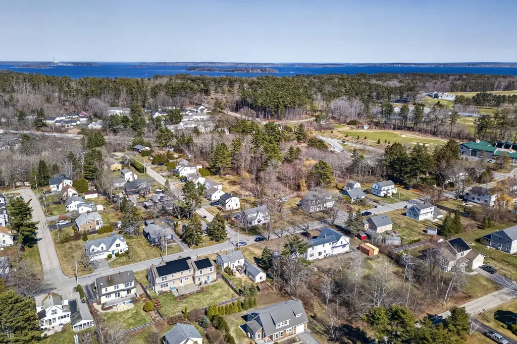 20 Providence Avenue Falmouth ME 04105