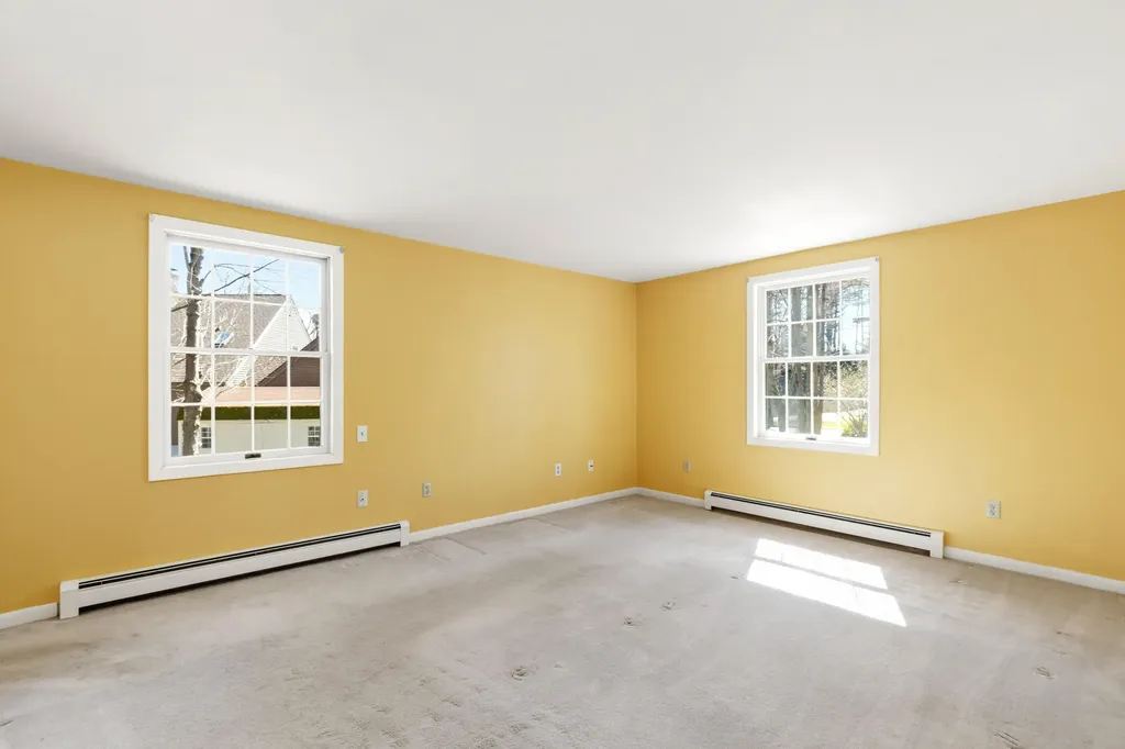 34 Mcauley Road Cape Elizabeth ME 04107