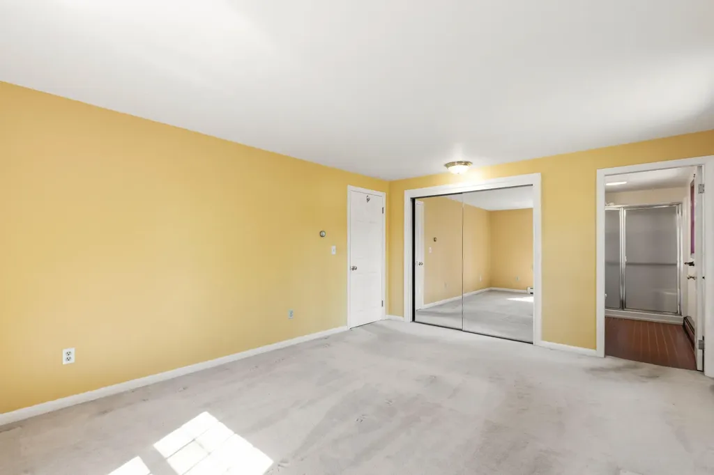 34 Mcauley Road Cape Elizabeth ME 04107