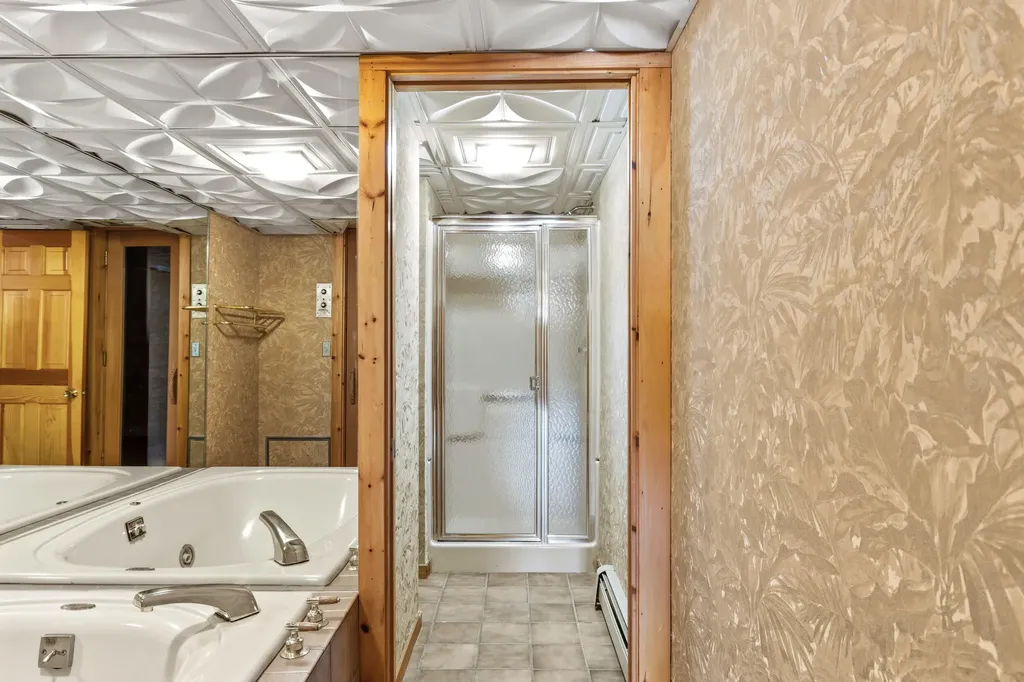 34 Mcauley Road Cape Elizabeth ME 04107