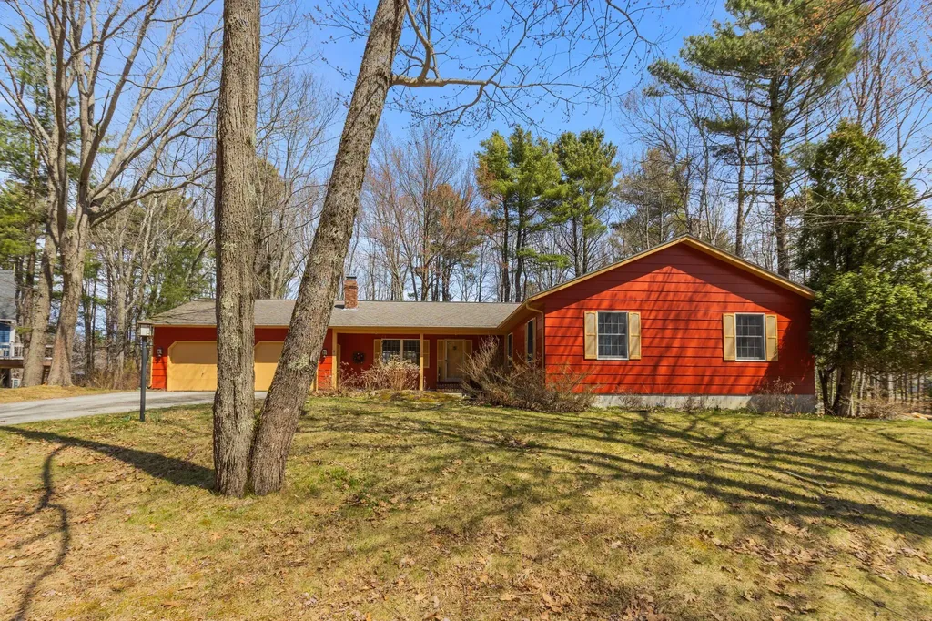 34 Mcauley Road Cape Elizabeth ME 04107