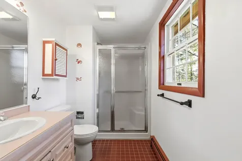 34 Mcauley Road Cape Elizabeth ME 04107