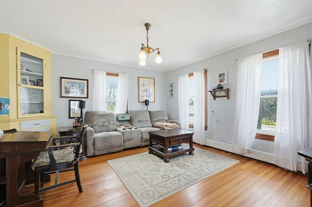 13 Edmund Street Sanford ME 04083