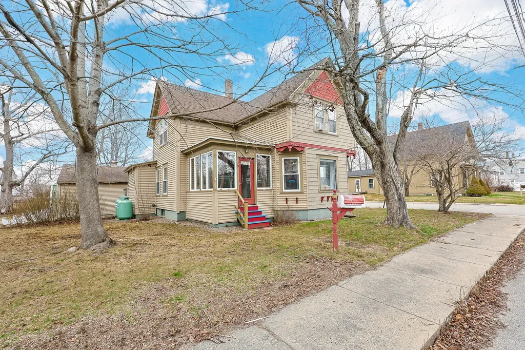 13 Edmund Street Sanford ME 04083