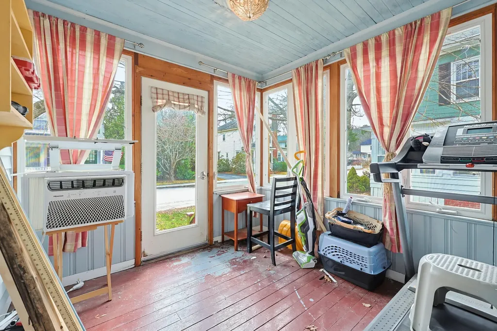 13 Edmund Street Sanford ME 04083