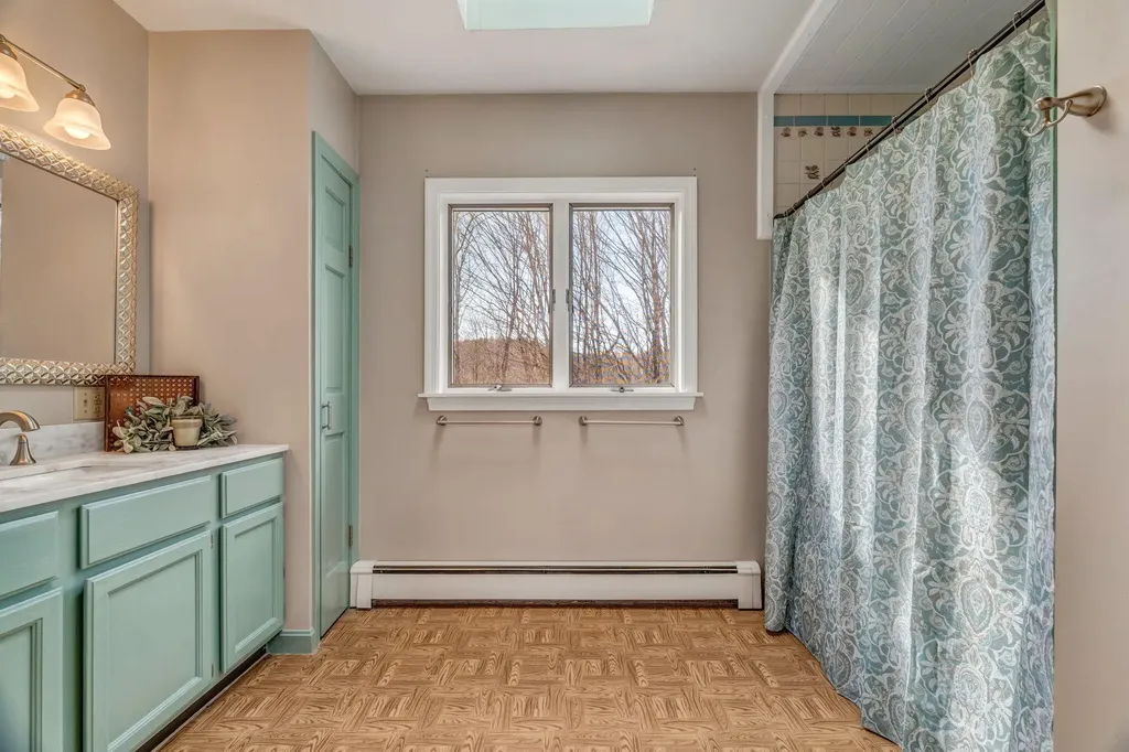 5 Hideaway Lane Richmond ME 04357