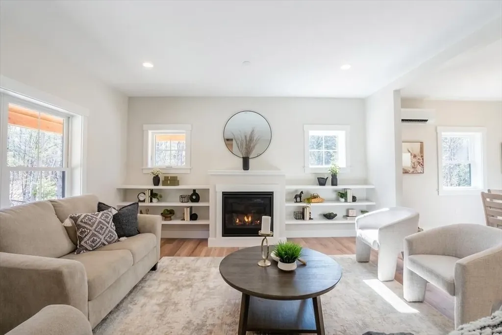 321 Pownal Road Freeport ME 04032