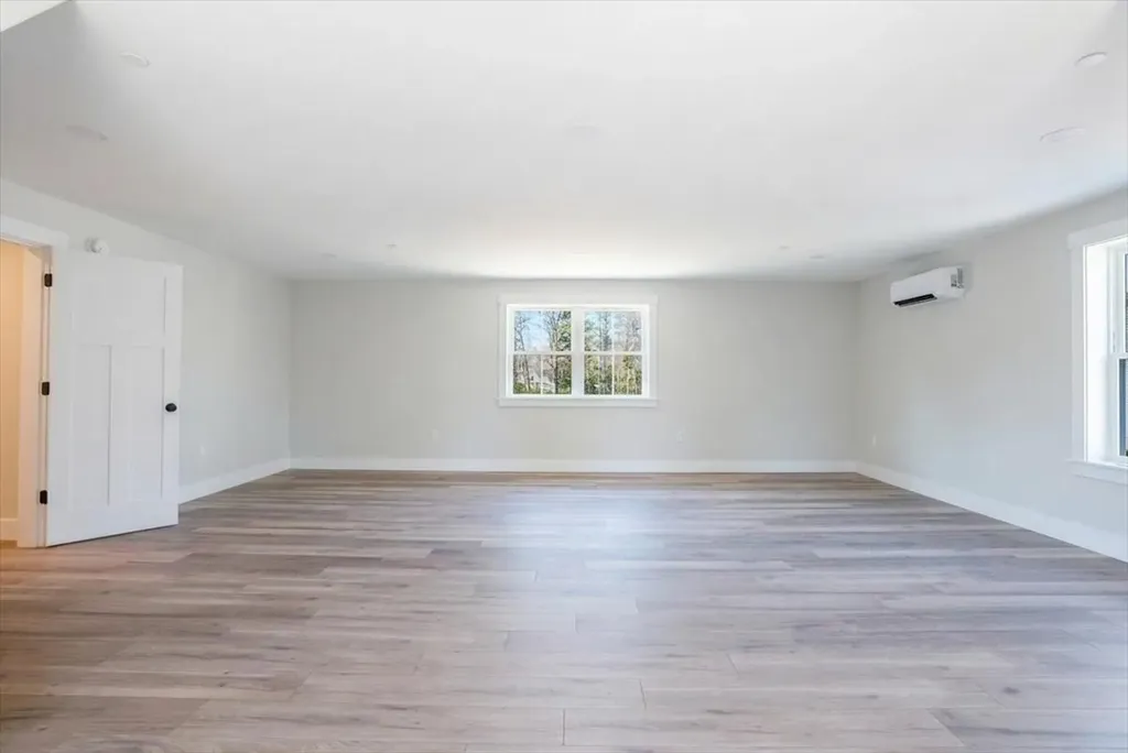321 Pownal Road Freeport ME 04032