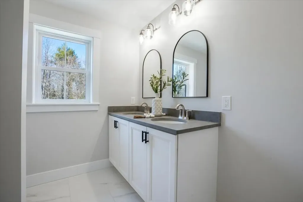 321 Pownal Road Freeport ME 04032