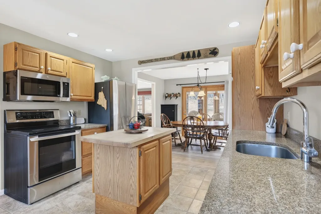 6 Excalibur Court Naples ME 04055