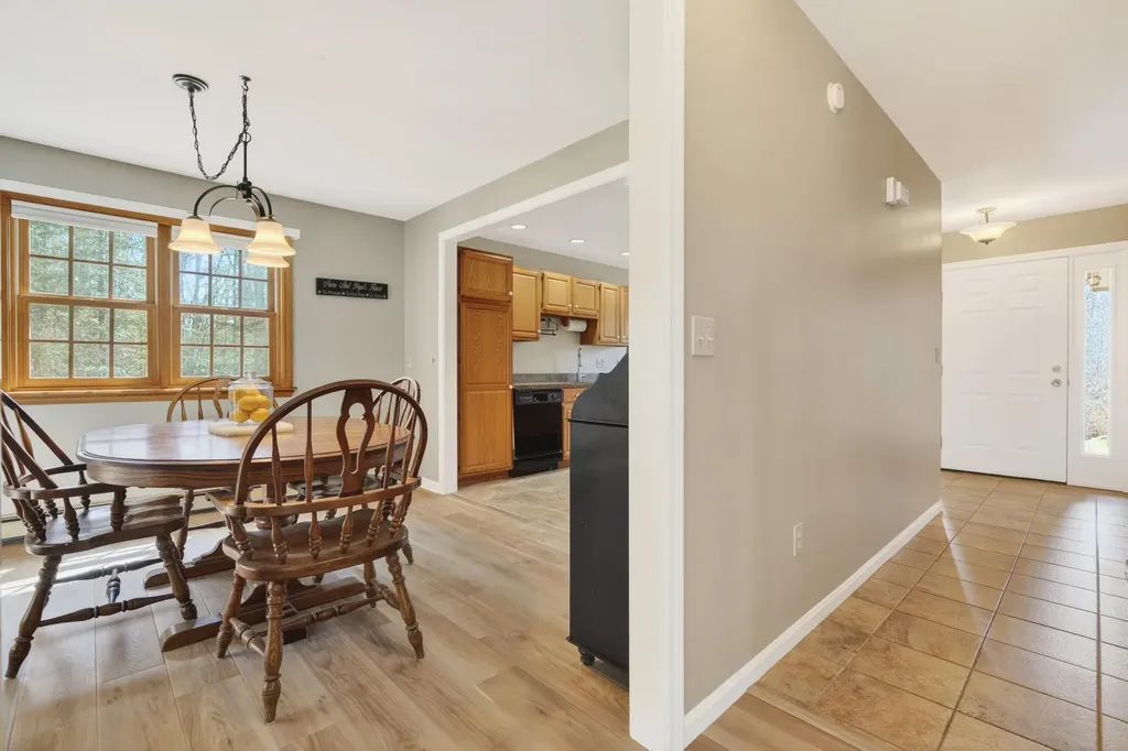 6 Excalibur Court Naples ME 04055