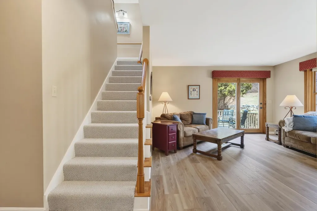 6 Excalibur Court Naples ME 04055