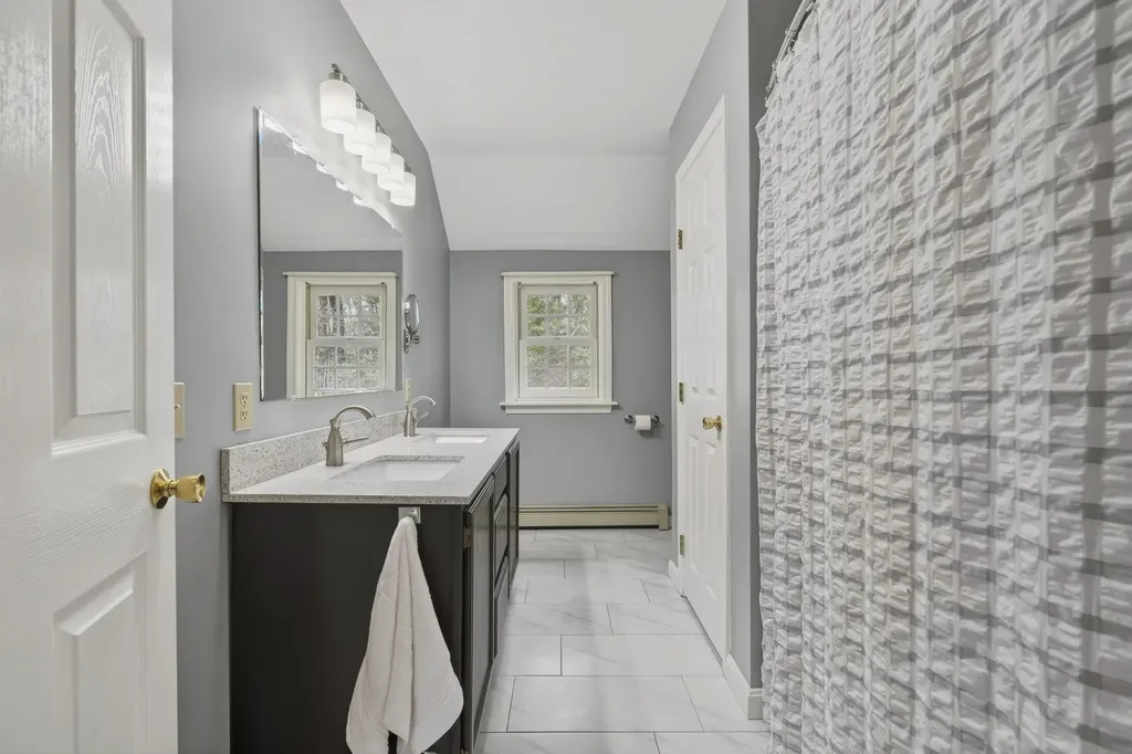 6 Excalibur Court Naples ME 04055