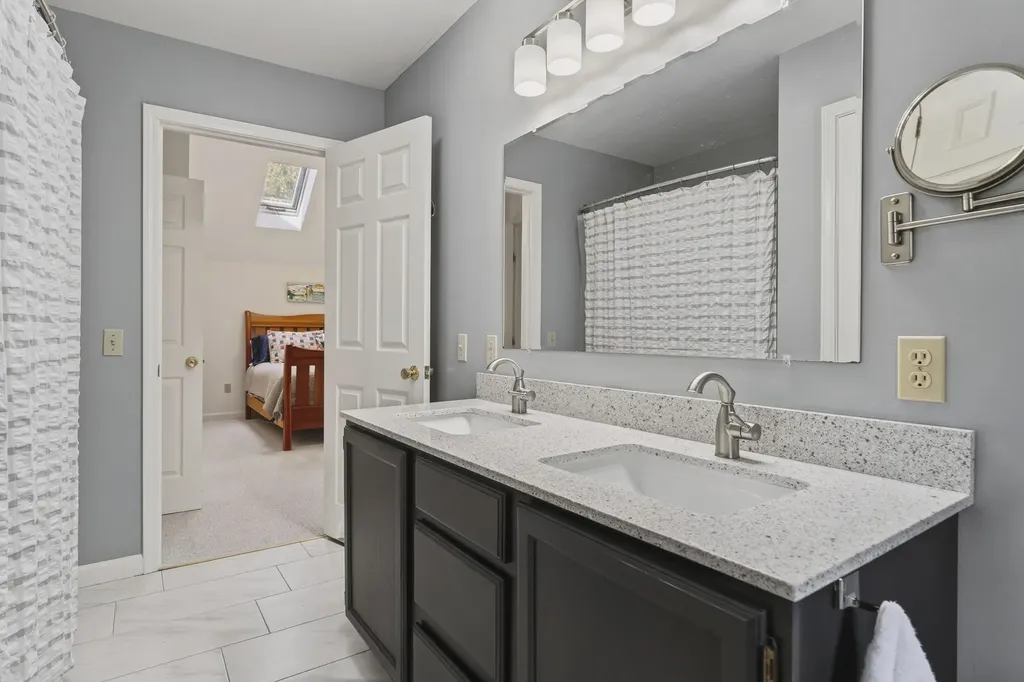 6 Excalibur Court Naples ME 04055