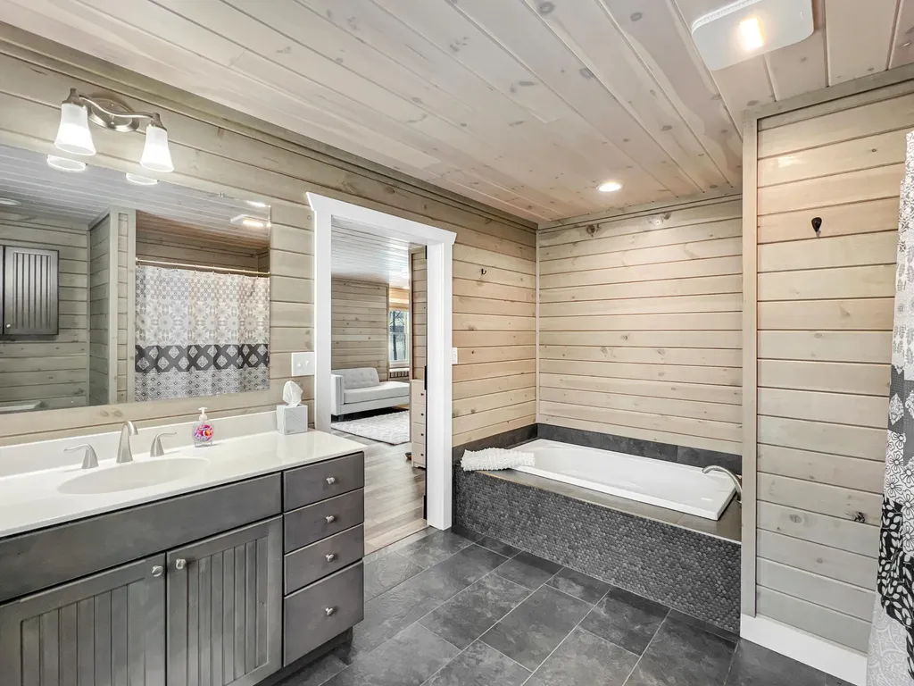204 Poplar Hill Road Rockwood T1 R1 Nbkp ME 04478