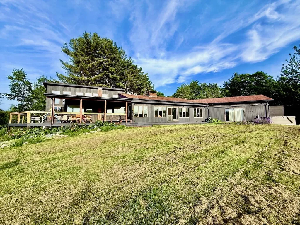 334 Johnson Road Auburn ME 04210