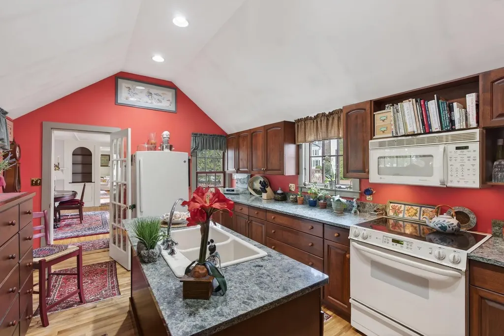 9 Summer Street Kennebunk ME 04043
