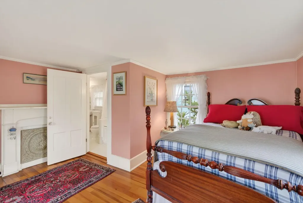 9 Summer Street Kennebunk ME 04043