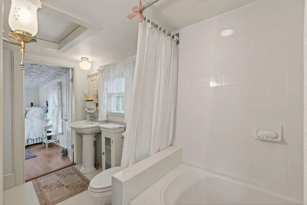 9 Summer Street Kennebunk ME 04043