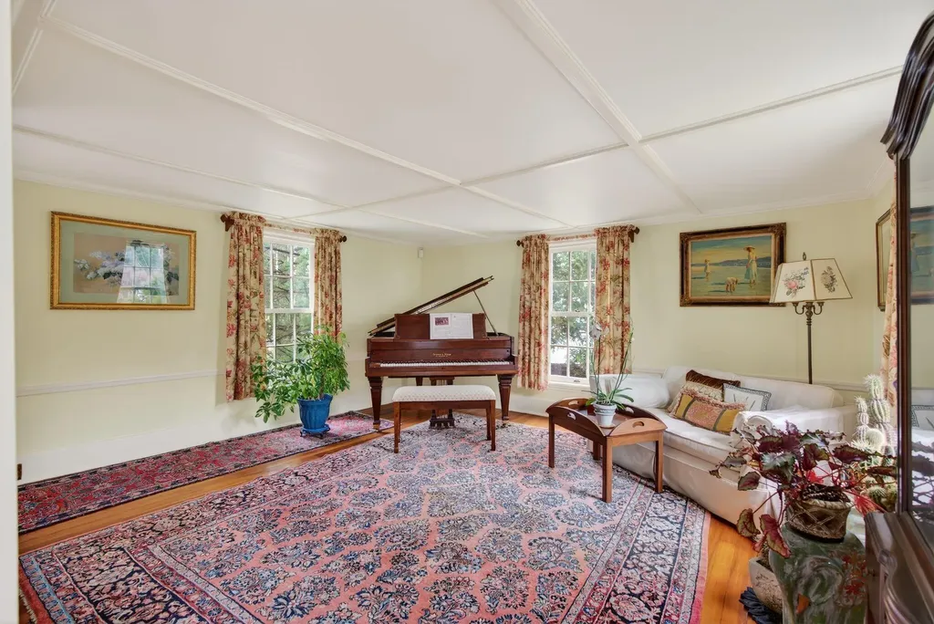 9 Summer Street Kennebunk ME 04043