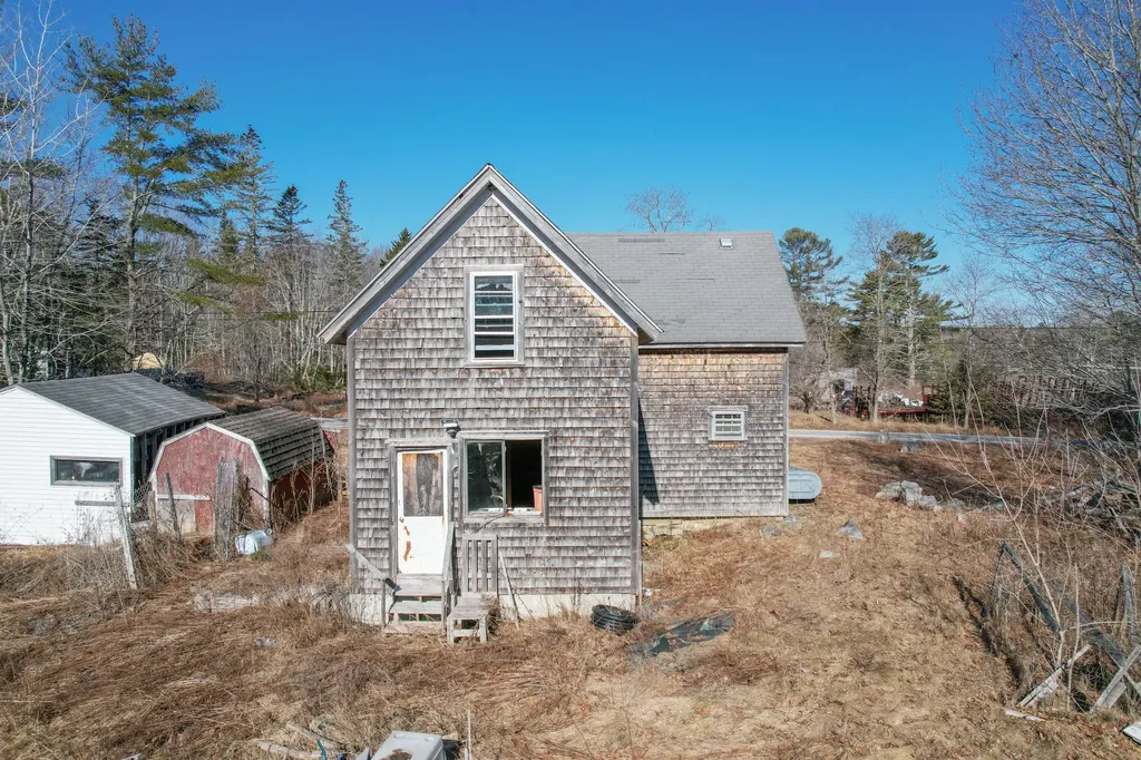 10 Dwelly Point Road Franklin ME 04634