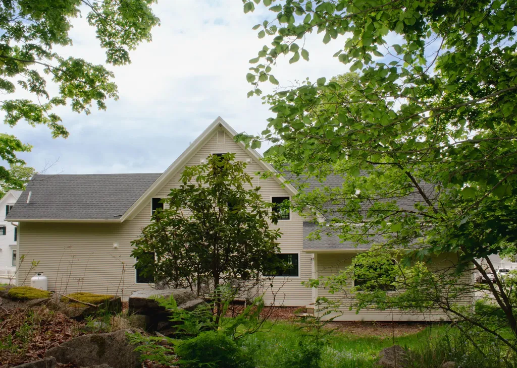 46 Atlantic Avenue Vinalhaven ME 04863