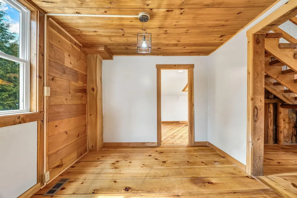 96 Washington Road Waldoboro ME 04572
