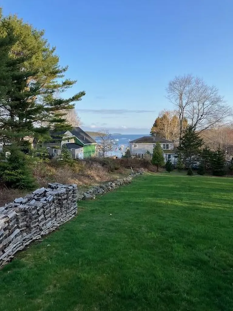 20 Holbrook Street Harpswell ME 04079
