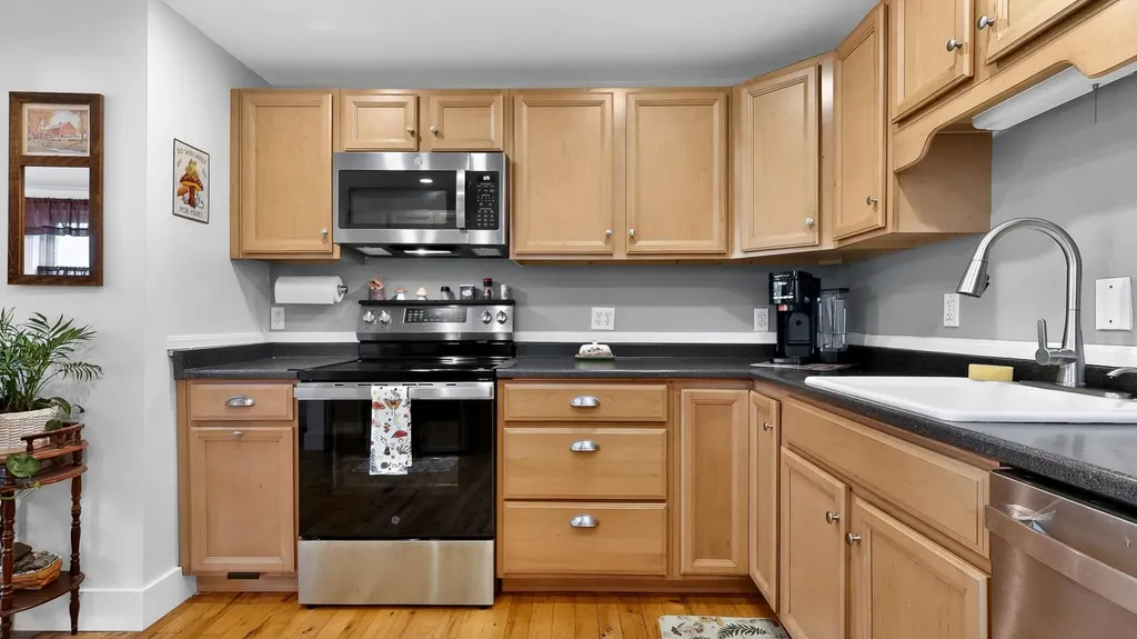 3 Bridge Street Richmond ME 04357
