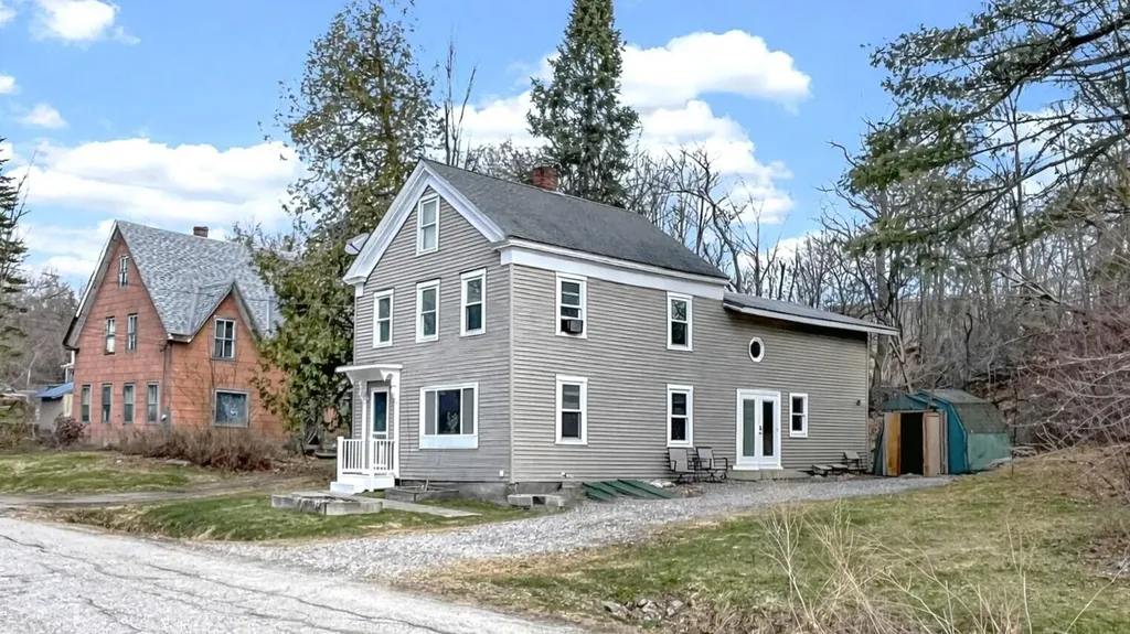 3 Bridge Street Richmond ME 04357