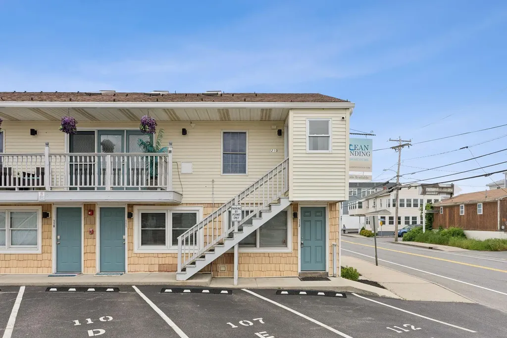 78 E Grand Avenue Old Orchard Beach ME 04064