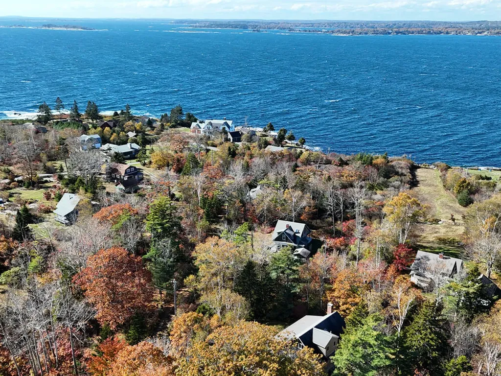 9 Blinn Road Bristol ME 04554
