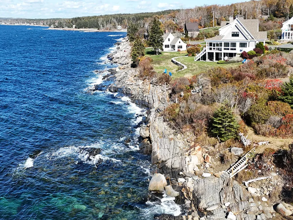 9 Blinn Road Bristol ME 04554