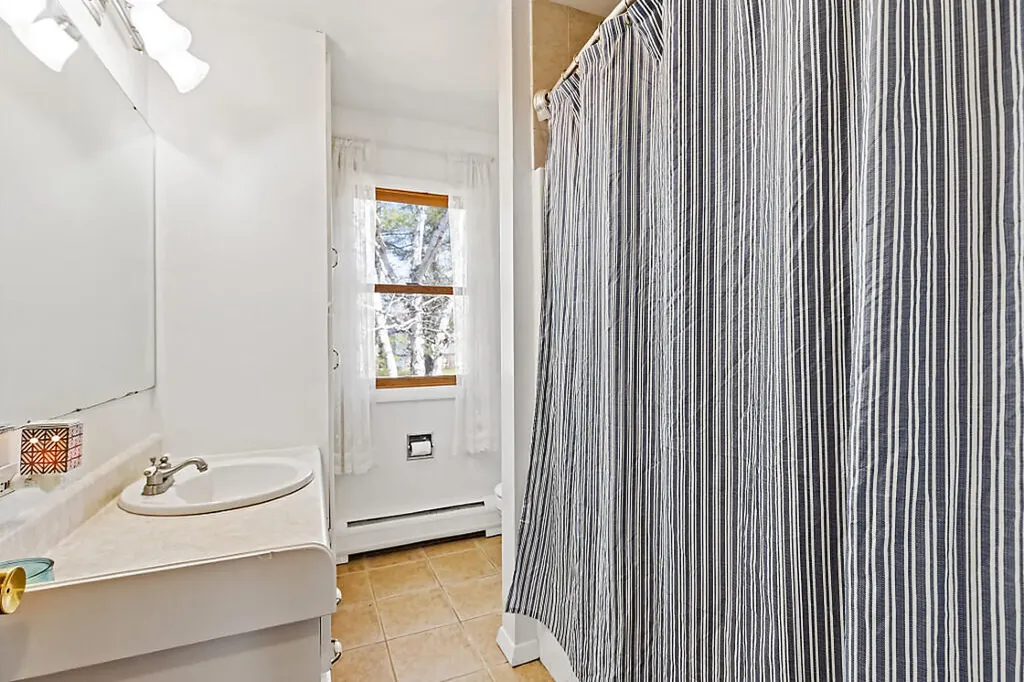 11 Kingman Street Fairfield ME 04937