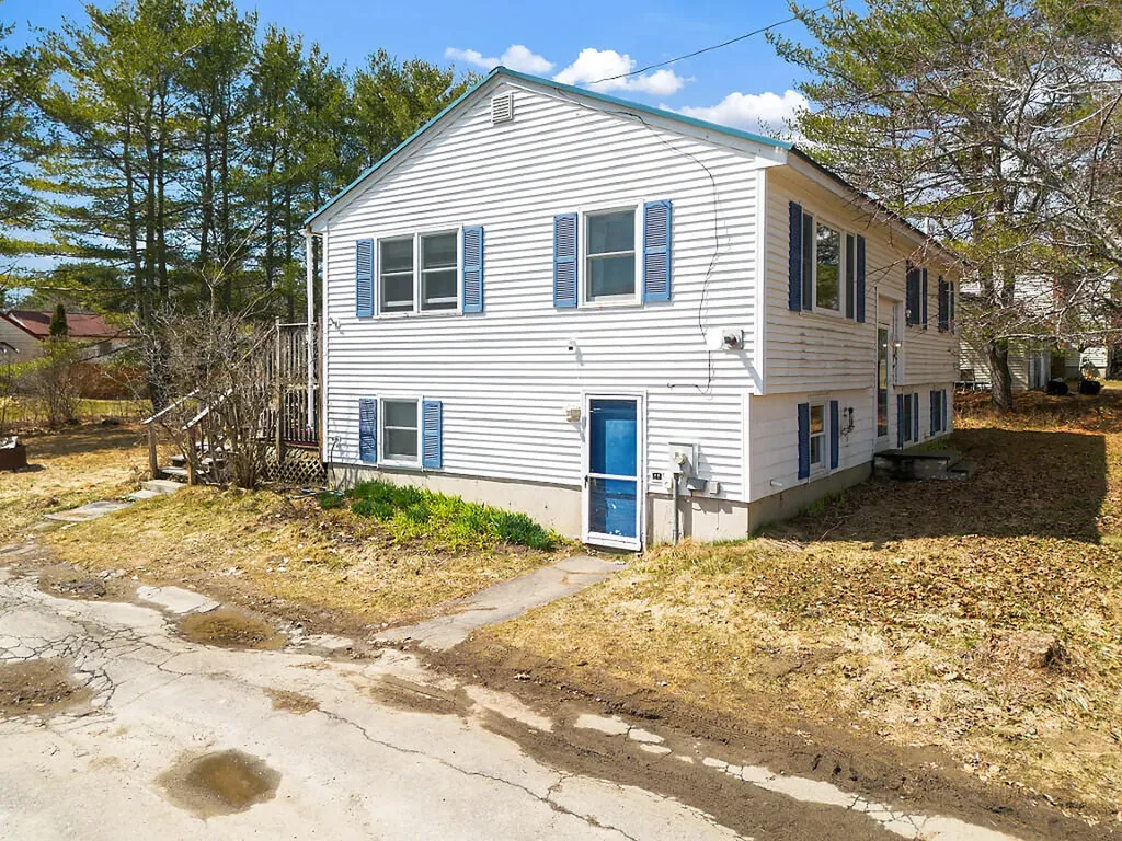 11 Kingman Street Fairfield ME 04937
